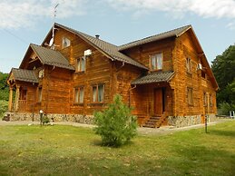 Hotel and restaurant complex Skolmo