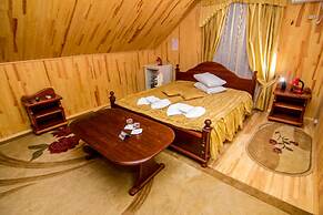 Hotel and restaurant complex Skolmo