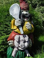 Hotel and restaurant complex Skolmo