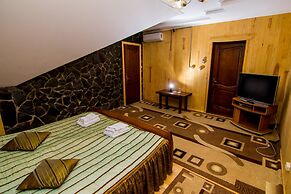 Hotel and restaurant complex Skolmo