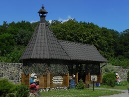 Hotel and restaurant complex Skolmo