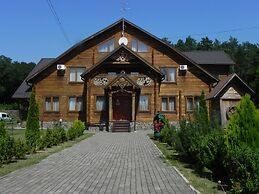 Hotel and restaurant complex Skolmo