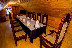 Hotel and restaurant complex Skolmo