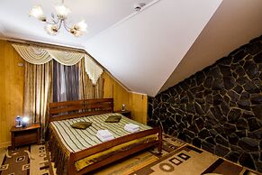 Hotel and restaurant complex Skolmo