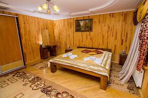 Hotel and restaurant complex Skolmo