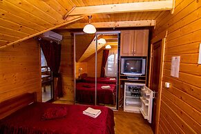 Hotel and restaurant complex Skolmo