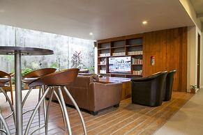 RedDoorz Plus near Asia Afrika 3