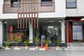 RedDoorz Plus near Asia Afrika 3