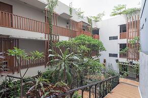 RedDoorz Plus near Asia Afrika 3