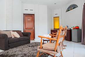RedDoorz Plus near Dago Pakar