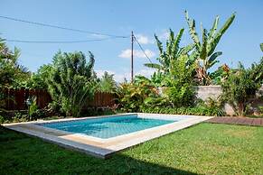 RedDoorz Plus near Dago Pakar