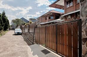 RedDoorz Plus near Dago Pakar