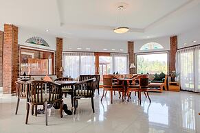 RedDoorz Plus near Dago Pakar