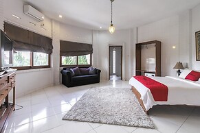 RedDoorz Plus near Dago Pakar