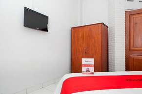 RedDoorz Plus near Dago Pakar