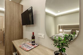 Remezzo Apartments & Studios