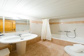 Remezzo Apartments & Studios