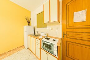 Remezzo Apartments & Studios