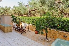 Remezzo Apartments & Studios