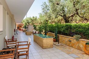 Remezzo Apartments & Studios