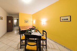 Remezzo Apartments & Studios