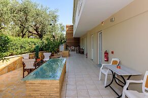 Remezzo Apartments & Studios