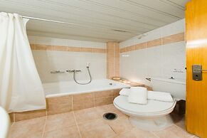 Remezzo Apartments & Studios