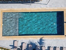 Remezzo Apartments & Studios