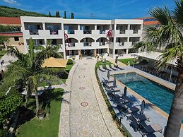 Remezzo Apartments & Studios