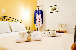 Remezzo Apartments & Studios