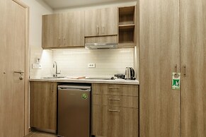 Remezzo Apartments & Studios