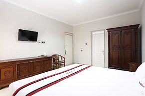 RedDoorz Plus near Adisucipto Airport 2