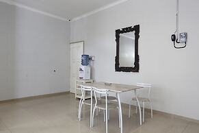 RedDoorz Plus near Adisucipto Airport 2