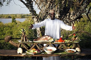 H12 Delta Dunes Lodge