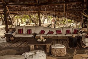 H12 Delta Dunes Lodge