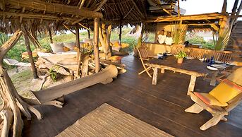 H12 Delta Dunes Lodge