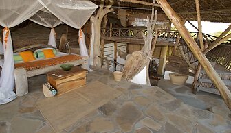 H12 Delta Dunes Lodge