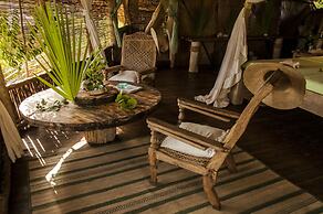 H12 Delta Dunes Lodge