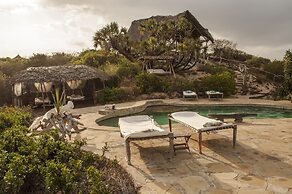 H12 Delta Dunes Lodge