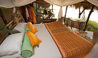 H12 Delta Dunes Lodge