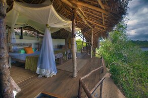 H12 Delta Dunes Lodge