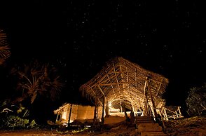 H12 Delta Dunes Lodge