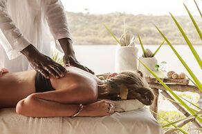 H12 Delta Dunes Lodge