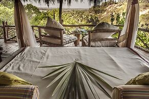 H12 Delta Dunes Lodge