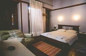 Karnayo Traditional Houses