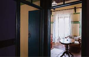 Karnayo Traditional Houses