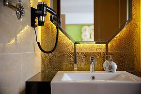 9 Suite Luxury Boutique Hotel