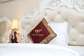 Tuyet Son Hotel