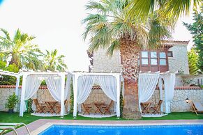 Alacati Balbadem Otel ( +13 ADULT ONLY)