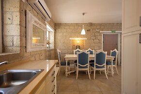 Alaroof Hotel
